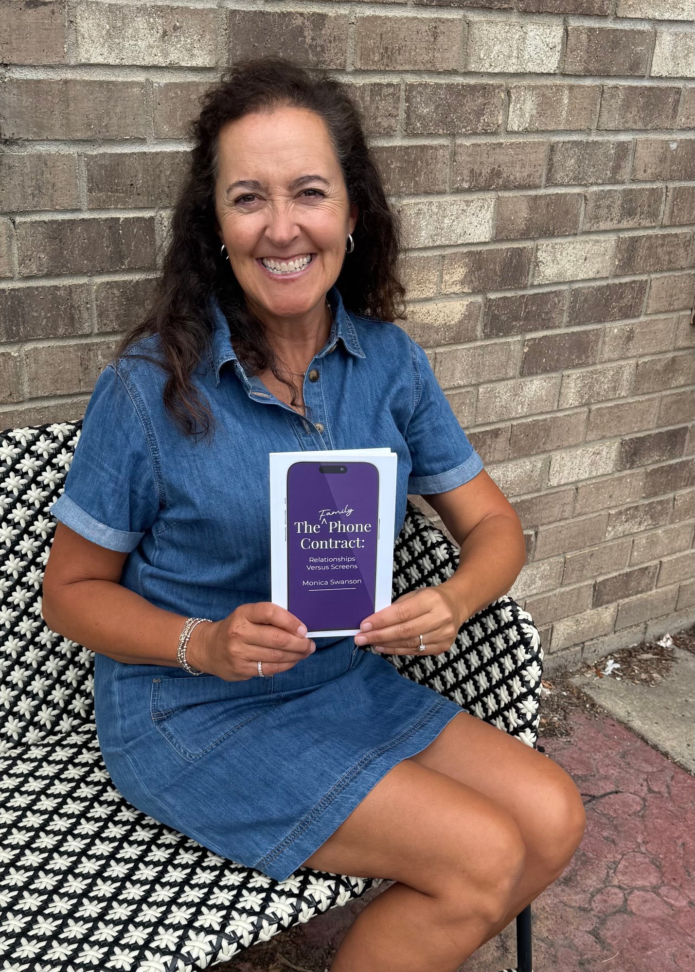 Monica w Book Au 2026